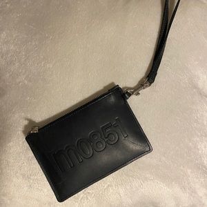 m0851 Leather Wristlet
